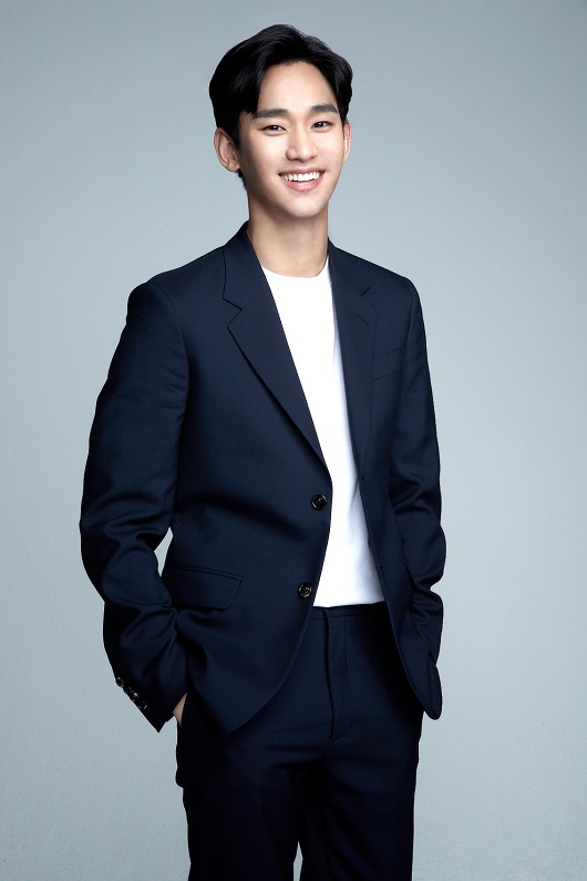 하나은행 새 광고 모델 김수현