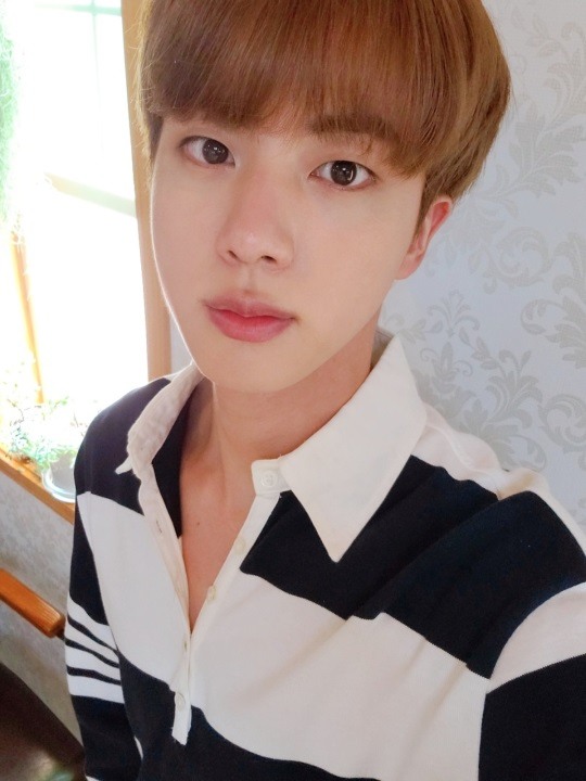 [사진 제공 = 방탄소년단 SNS]
