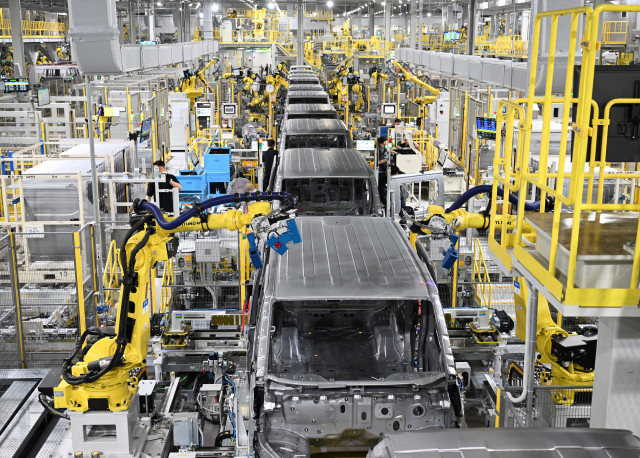 화성 EVO Plant East 차체 용접 생산라인 모습